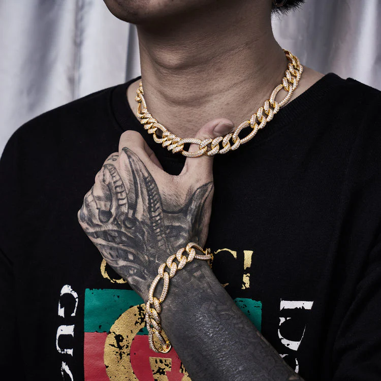 15mm Figaro Link Bracelet in Yellow Gold - Image 5