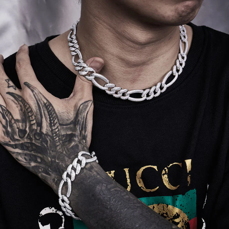 15mm Figaro Link Chain in White Gold - Image 5