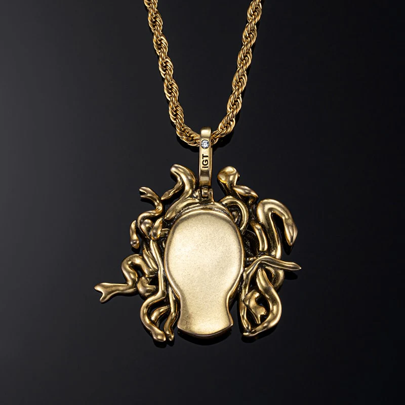 Medusa Pendant in Yellow Gold - Image 3